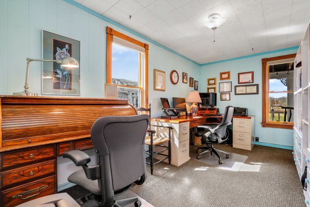 40W639 Russell Road Elgin, IL 60124 - Photo 22 of 59 a view of a workspace with furniture and a window