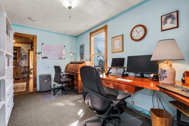 40W639 Russell Road Elgin, IL 60124 - Photo 23 of 59 a view of a workspace with furniture and a window