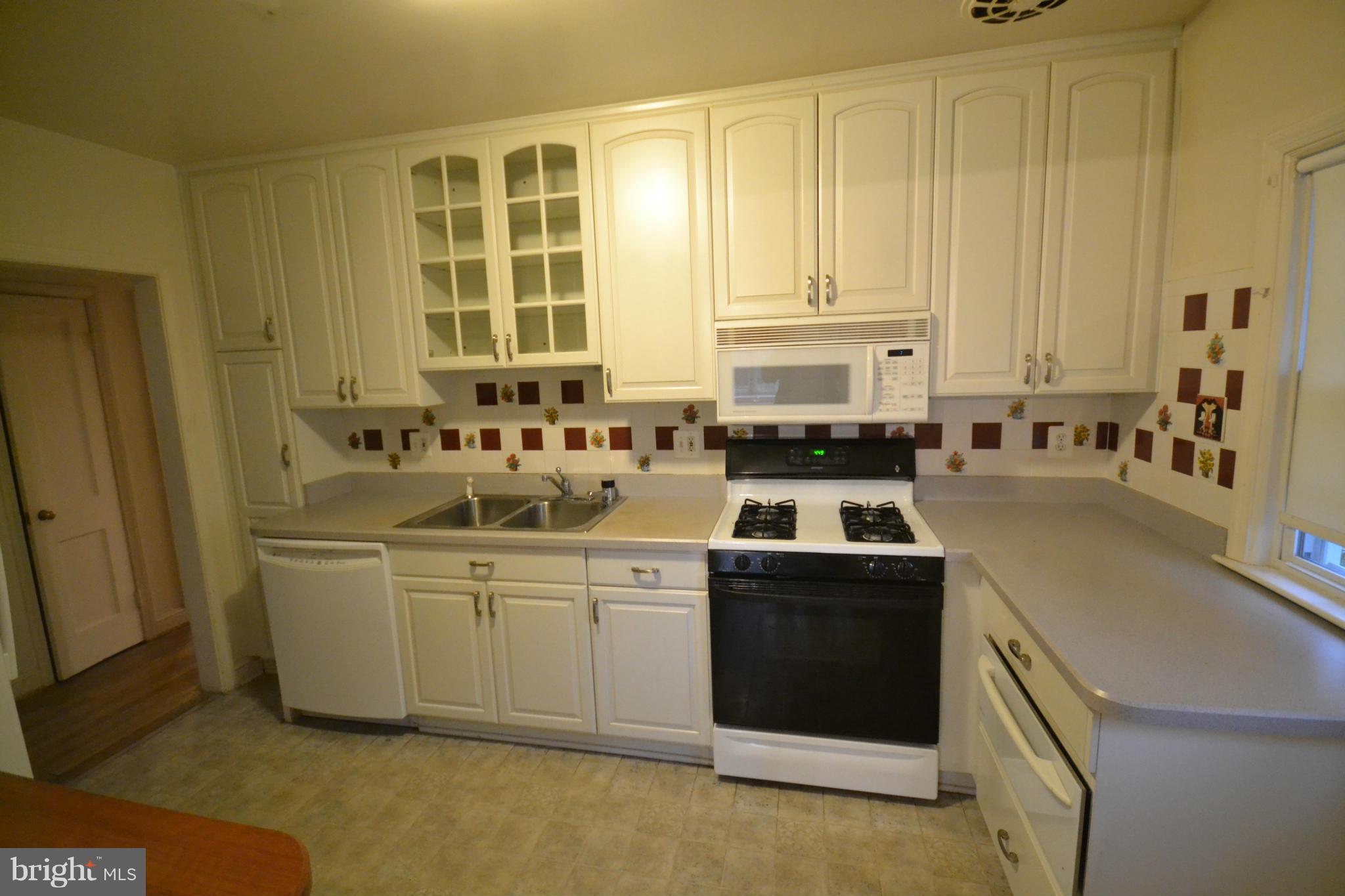 3317 Marnat Road Pikesville, MD 21208 - Photo 4 of 19 Kitchen
