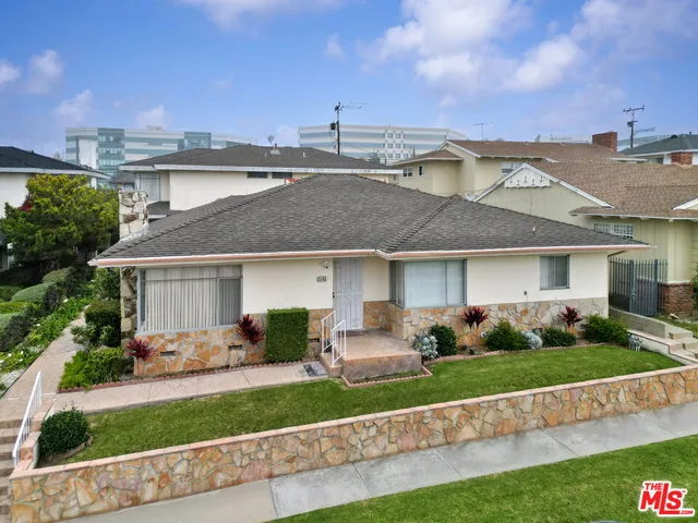$3,200 | 5145 West 58th Place, Los Angeles, CA 90056