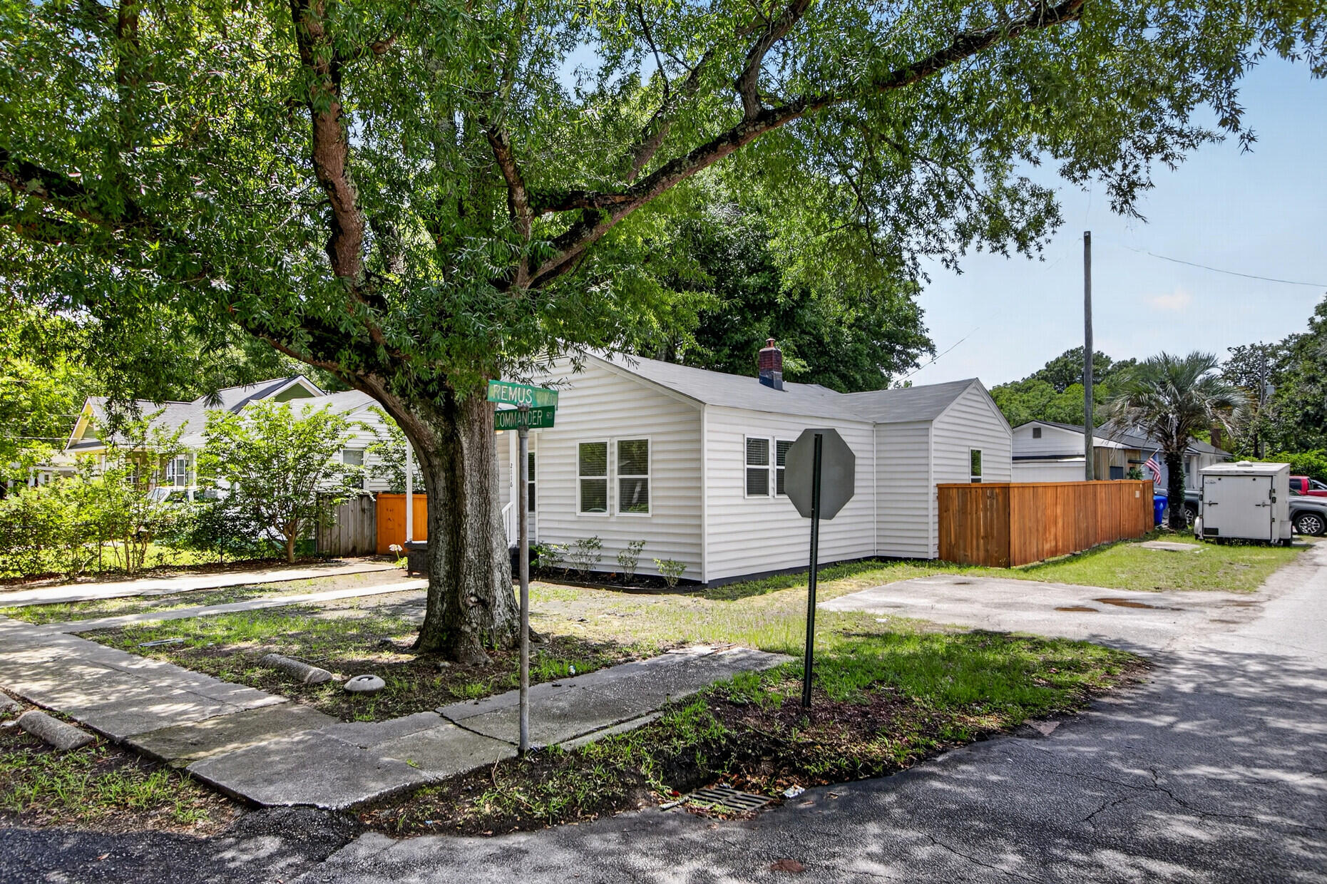 2116 Commander Road North Charleston, SC 29405 - Photo 2 of 32