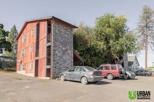 $950 | 1610-5 West 1st Avenue, Cheney, WA 99004