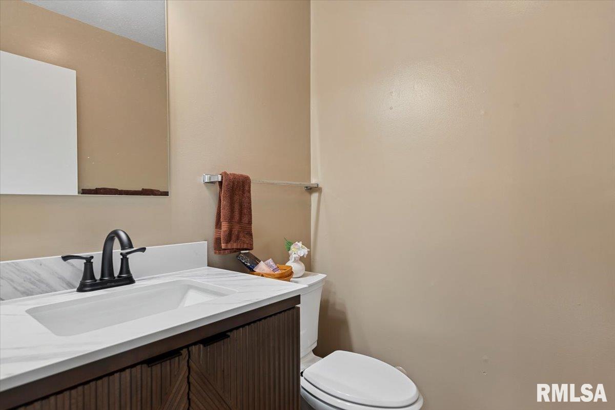 2721 Delaware Drive Springfield, IL 62702 - Photo 17 of 34 Gallery Image 17