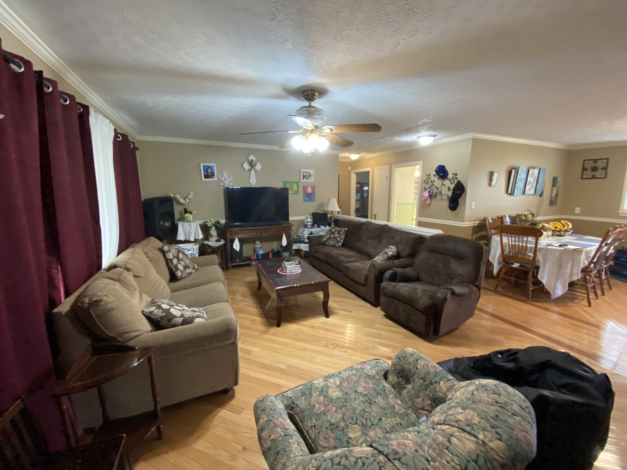 334 Jackson Road Portland, TN 37148 - Photo 2 of 15 a living room with furniture and a flat screen tv