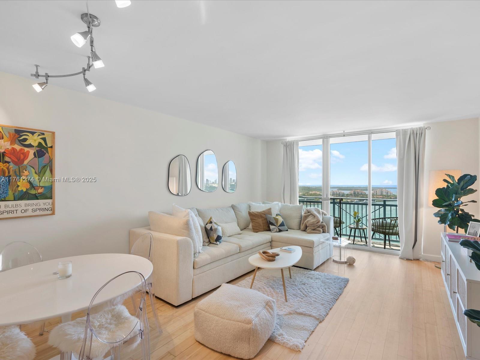 90 Alton Road, Unit 2406 Miami Beach, FL 33139 - Photo 3 of 30 Gallery Image 3