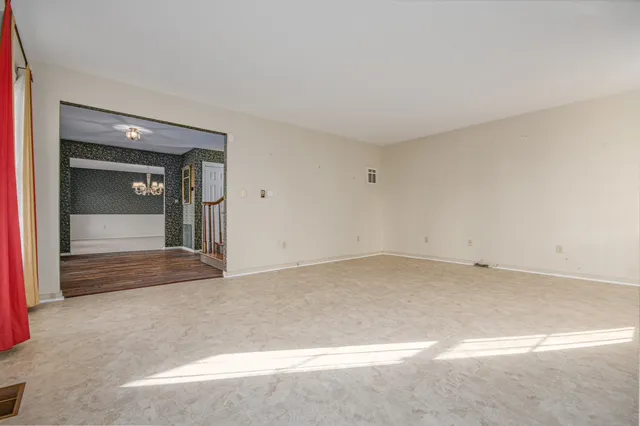 $389,500 | 4715 East Richview Road, Mount Vernon, IL 62864