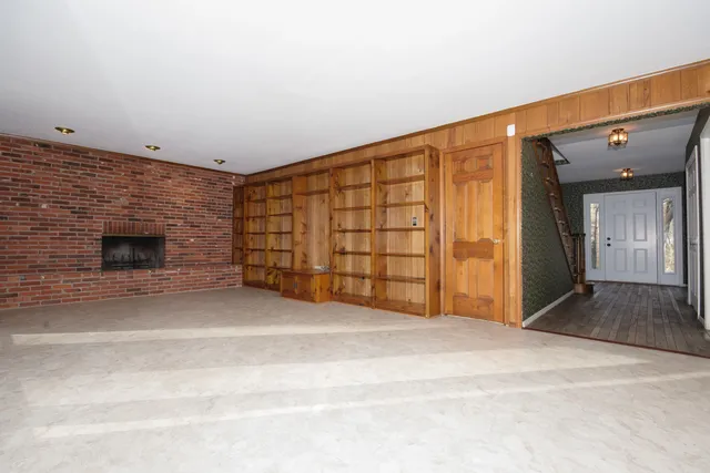 $389,500 | 4715 East Richview Road, Mount Vernon, IL 62864