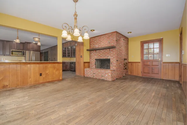 $389,500 | 4715 East Richview Road, Mount Vernon, IL 62864