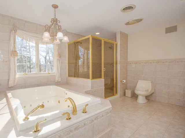 $389,500 | 4715 East Richview Road, Mount Vernon, IL 62864