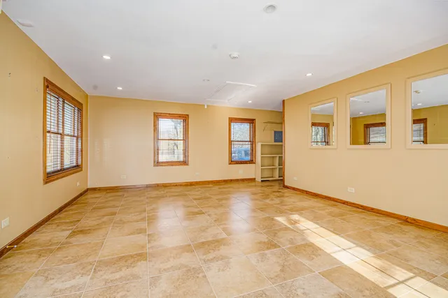 $389,500 | 4715 East Richview Road, Mount Vernon, IL 62864