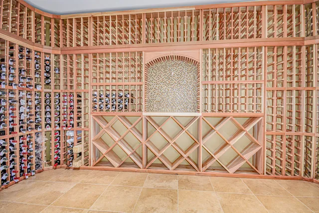 $389,500 | 4715 East Richview Road, Mount Vernon, IL 62864