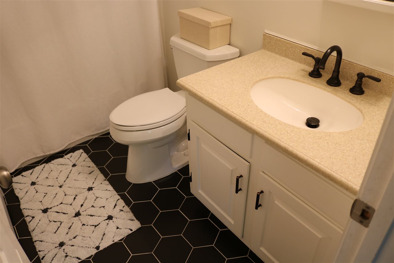 154 Exeter Road Hampton, NH 03842 - Photo 15 of 24