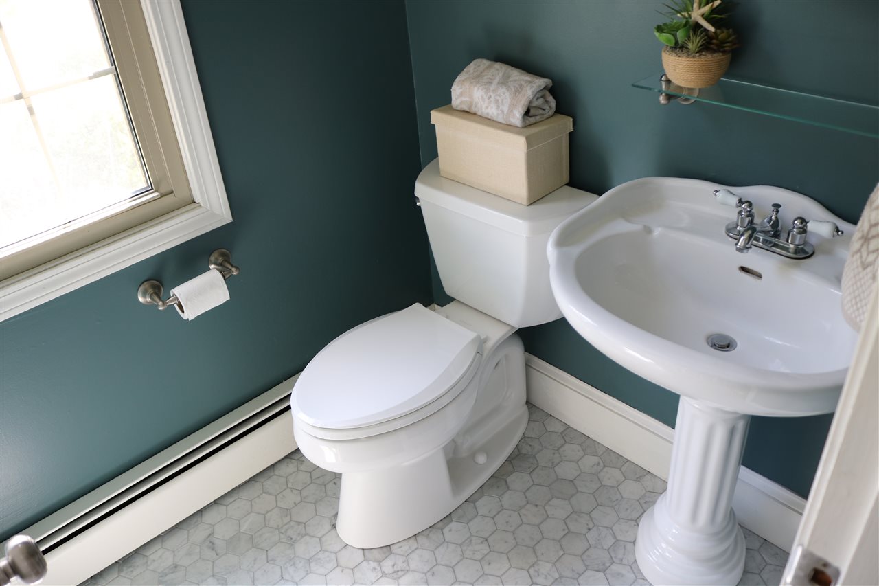 154 Exeter Road Hampton, NH 03842 - Photo 10 of 24