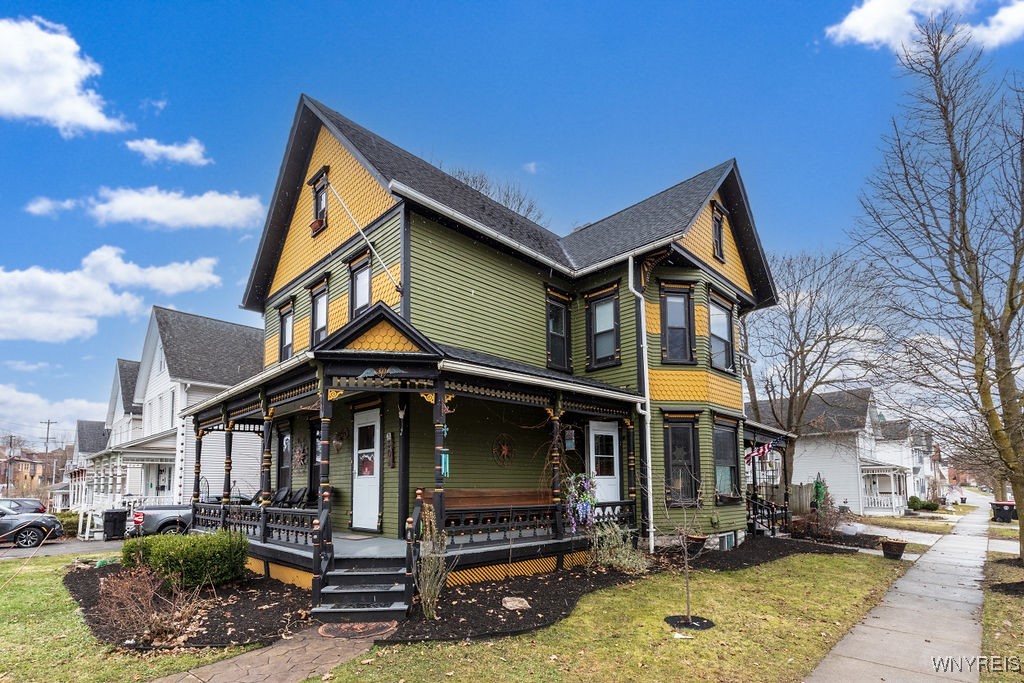 Welcome to 30 School St.