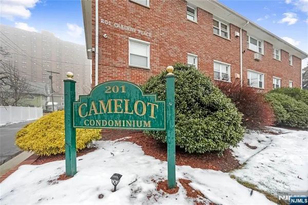 $465,000 | 201 Oakdene Place, Unit C00E2, Cliffside Park, NJ 07010
