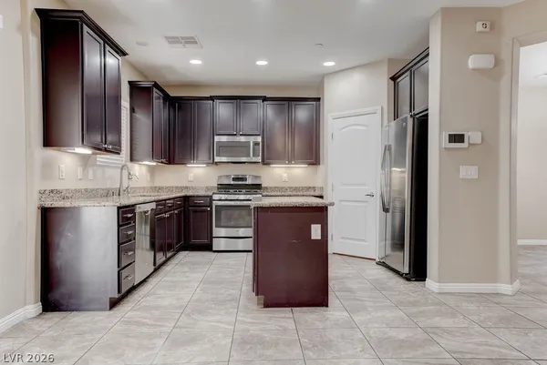 $2,500 | 1067 Fish Pond Avenue, Henderson, NV 89014