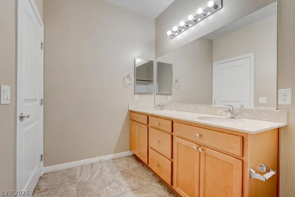 $2,500 | 1067 Fish Pond Avenue, Henderson, NV 89014