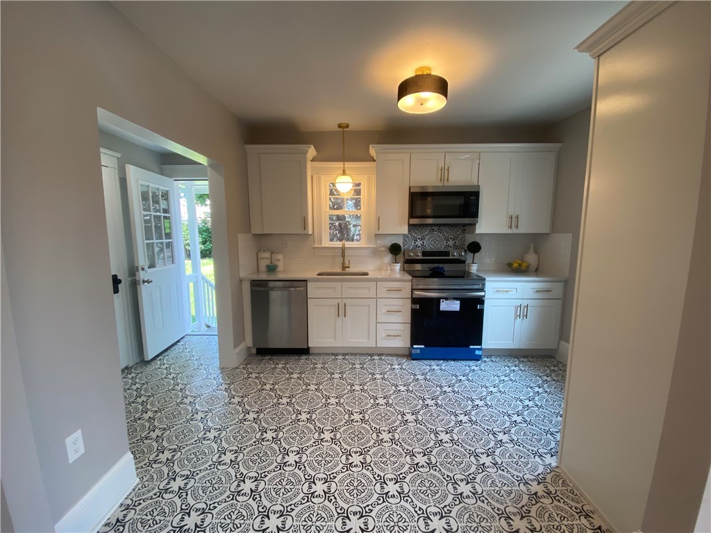 64 Potter Street Pawtucket, RI 02860 - Photo 8 of 41