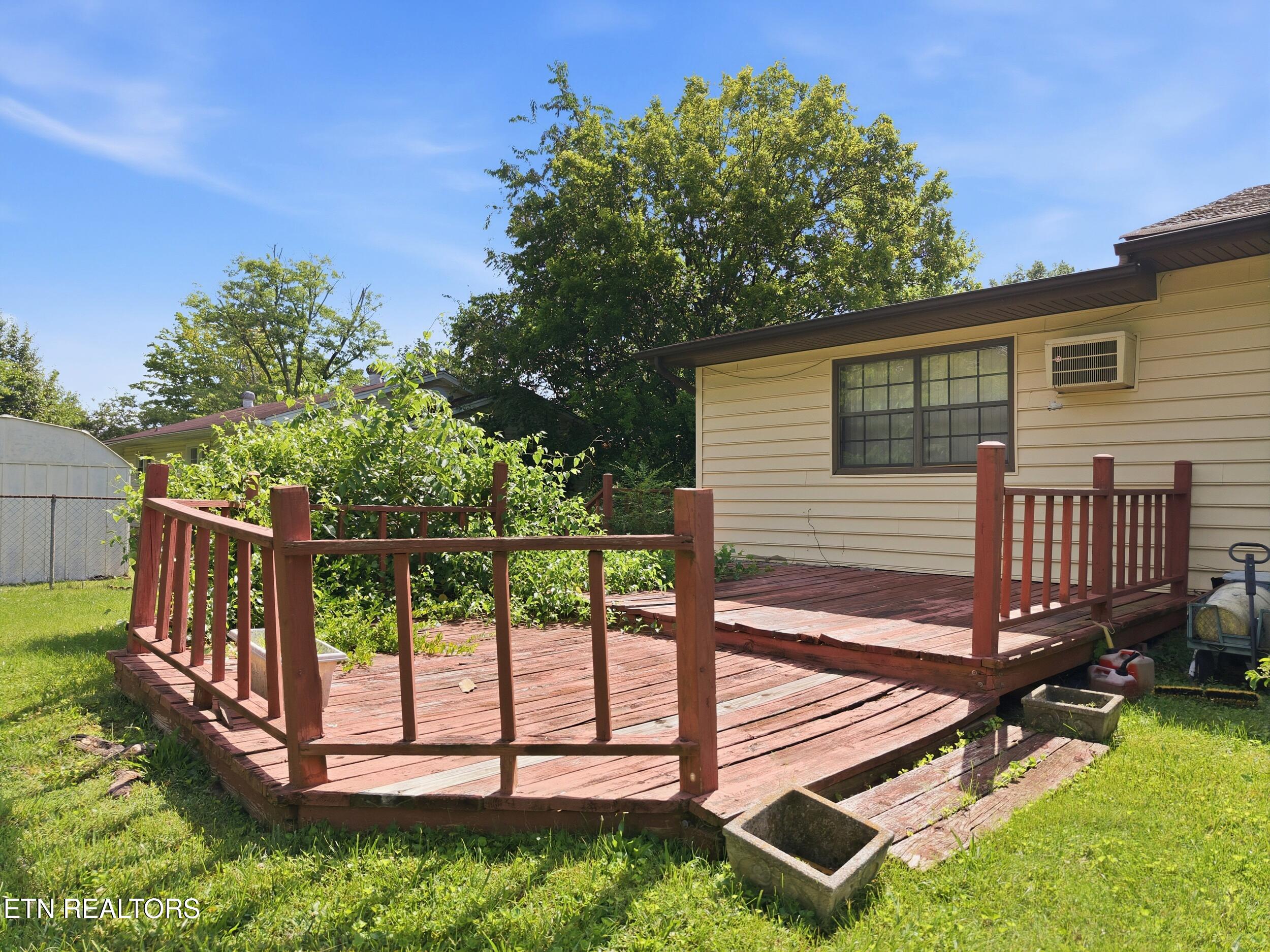 5421 Bluefield Road Knoxville, TN 37921 - Photo 7 of 42 8_5421_bluefield_rd_0007
