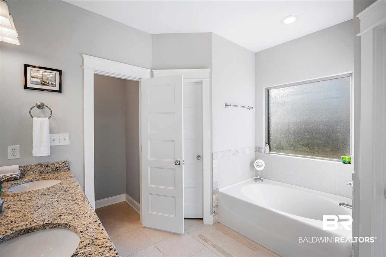 8687 Rosedown Lane Daphne, AL 36526 - Photo 15 of 27 Master Bath soaking tub