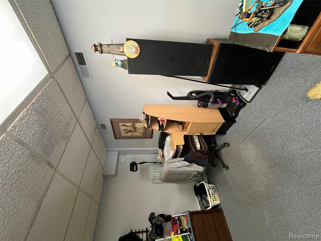 12660 Grafton Road Carleton, MI 48117 - Photo 17 of 97
