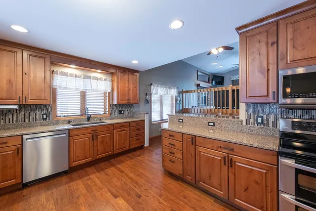 $539,900 | 212 Yarrow Hill Drive, Cottage Grove, WI 53527