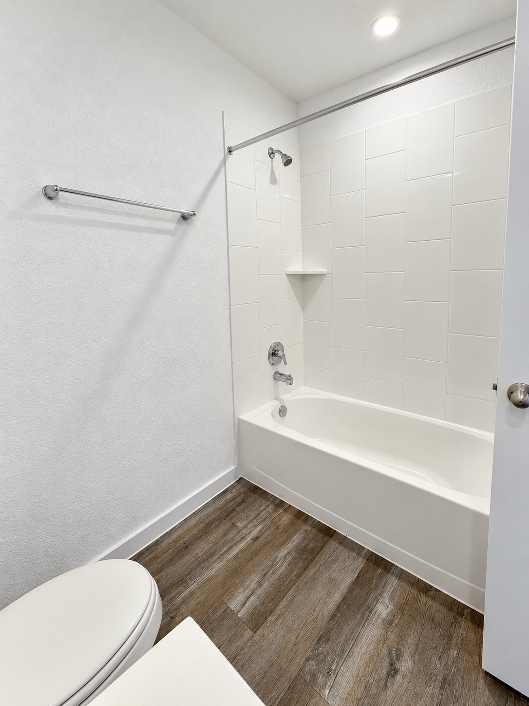 8707 Anacua Drive Rosharon, TX 77583 - Photo 15 of 22 Bathroom 1