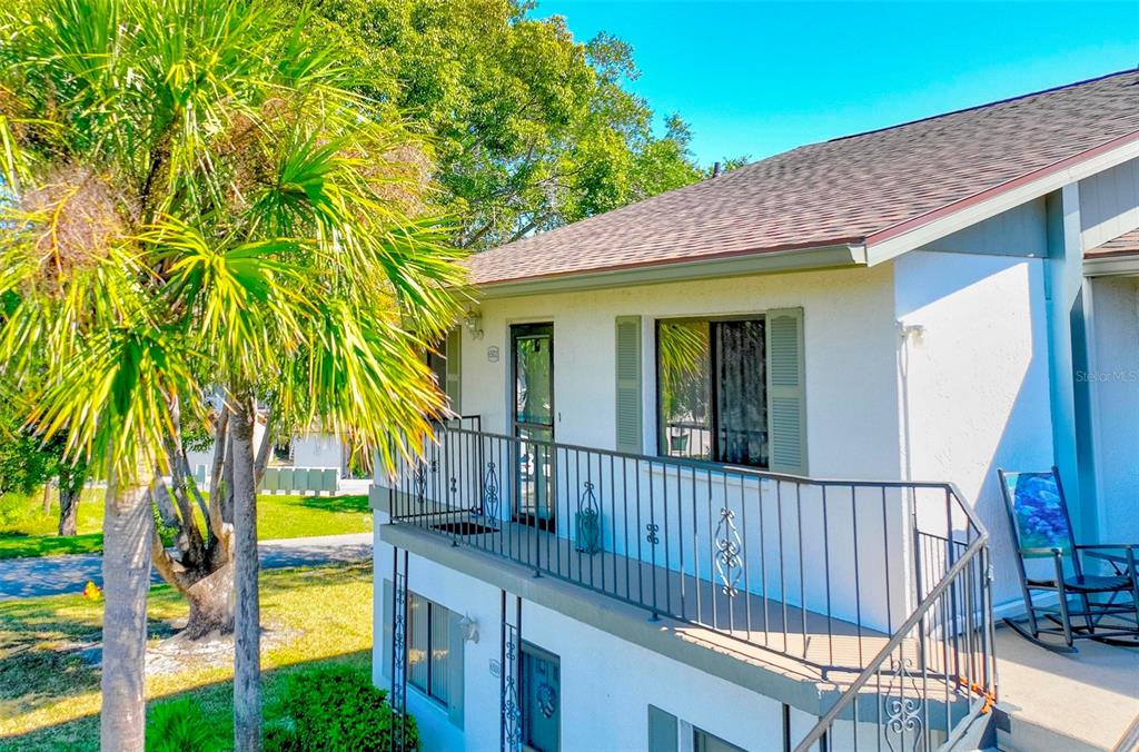 6502 River Run Boulevard, Unit 6502 Weeki Wachee, FL 34607 - Photo 4 of 47 a view of a house with a swimming pool