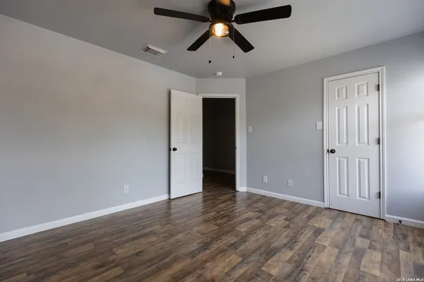 $2,300 | 54 Longleaf Coral, San Antonio, TX 78247
