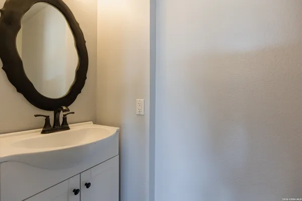 $2,300 | 54 Longleaf Coral, San Antonio, TX 78247
