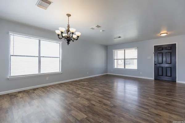 $2,300 | 54 Longleaf Coral, San Antonio, TX 78247