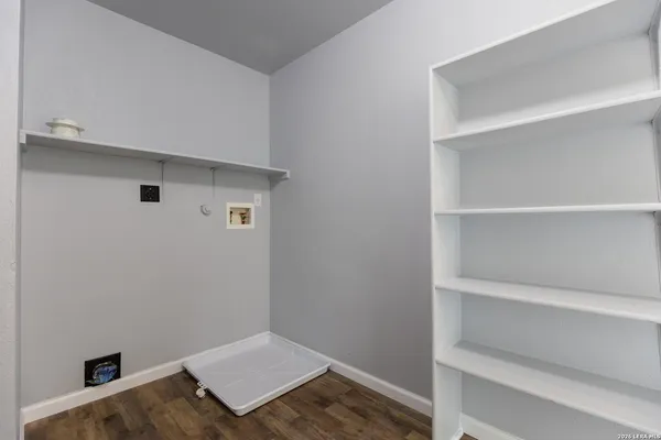 $2,300 | 54 Longleaf Coral, San Antonio, TX 78247