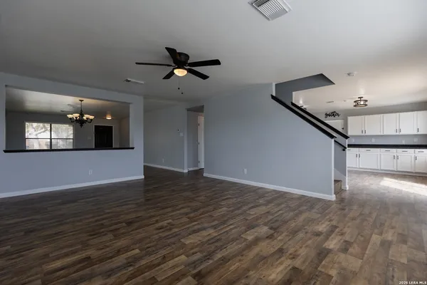 $2,300 | 54 Longleaf Coral, San Antonio, TX 78247