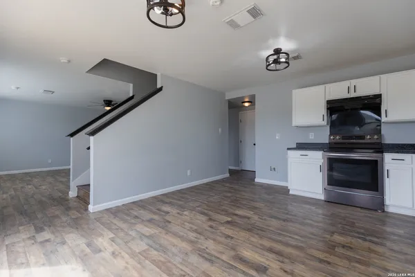 $2,300 | 54 Longleaf Coral, San Antonio, TX 78247