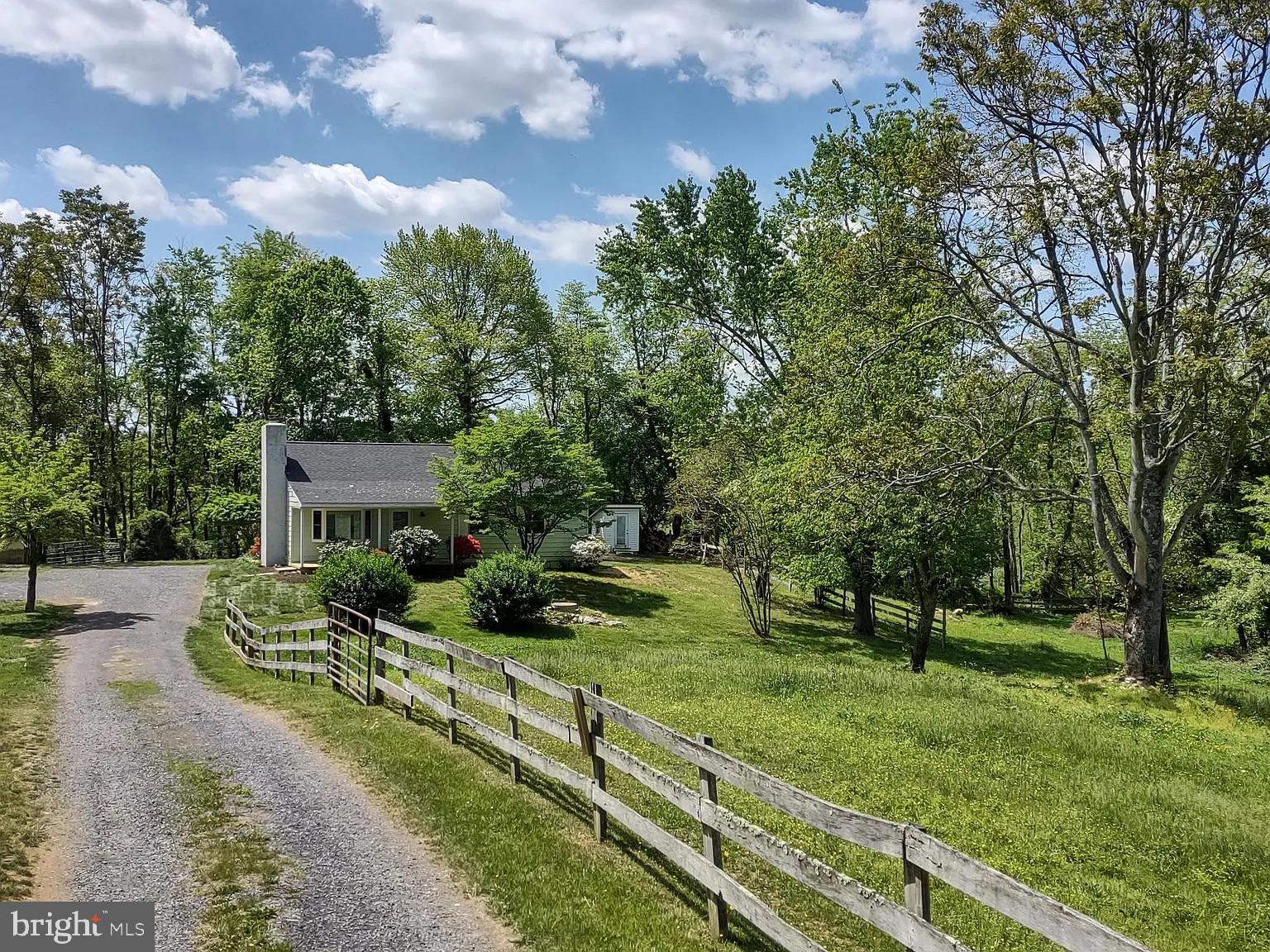 12009 Briar Patch Road Hume, VA 22639 - Photo 20 of 21 driveway