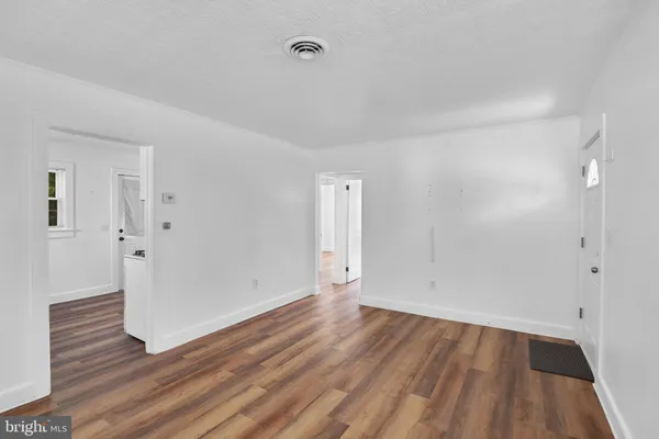 $1,800 | 15 Sycamore Avenue, Easton, MD 21601