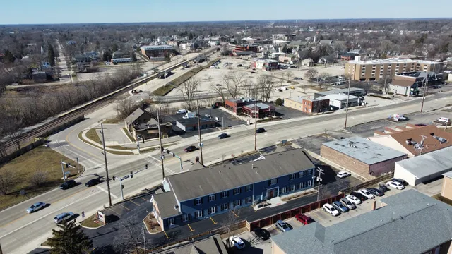 $999,000 | 215 South Northwest Highway, Barrington, IL 60010