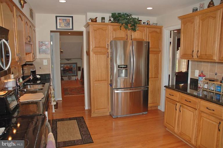 8809 Hayload Court Springfield, VA 22153 - Photo 2 of 20 Kitchen