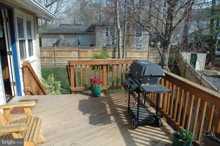 8809 Hayload Court Springfield, VA 22153 - Photo 16 of 20 Deck