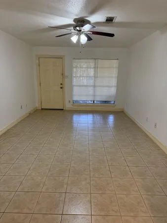 $1,400 | 1761 El Mar Lane, Seabrook, TX 77586