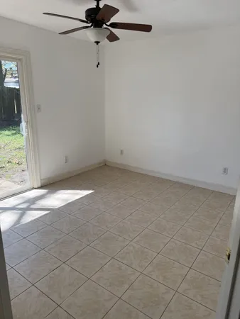 $1,400 | 1761 El Mar Lane, Seabrook, TX 77586