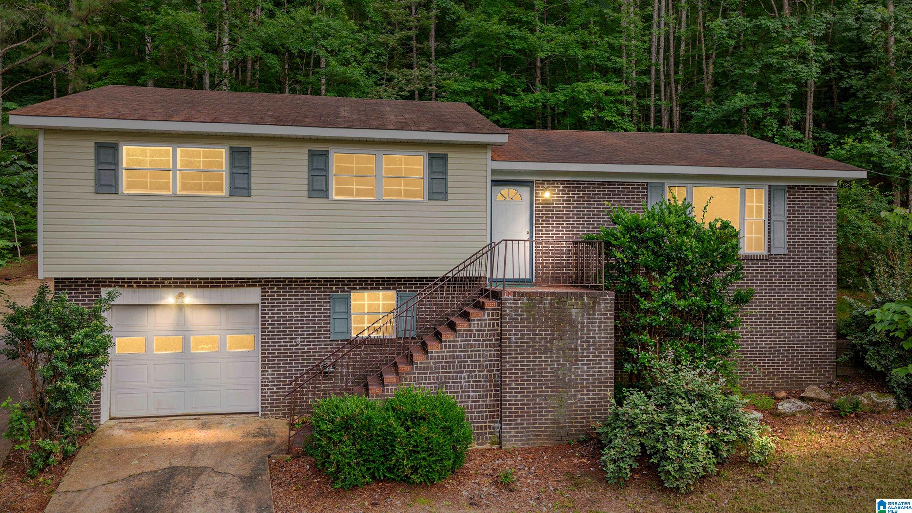 215 Oak Ridge Drive Oneonta, AL 35121 - Photo 3 of 36