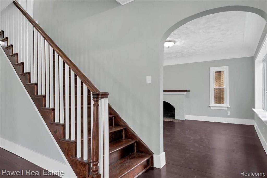 221 Chippewa Road Pontiac, MI 48341 - Photo 15 of 27