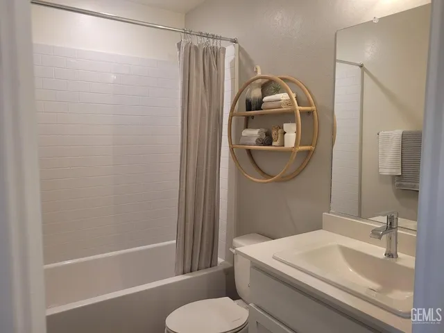 $426,990 | Undisclosed Address, Bakersfield, CA 93307