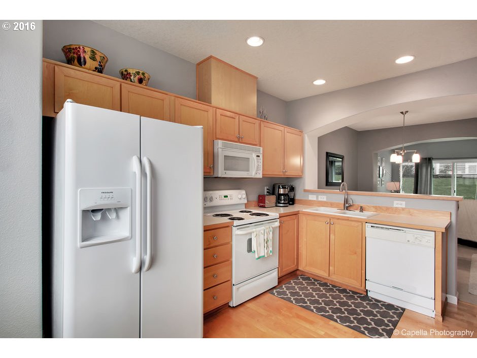14645 Southwest Beard Road, Unit 103 Beaverton, OR 97007 - Photo 7 of 16 Gallery Image 7