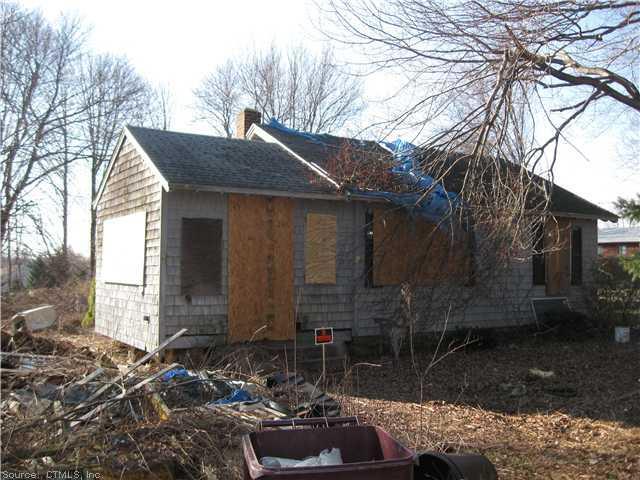 a front view of house with yard