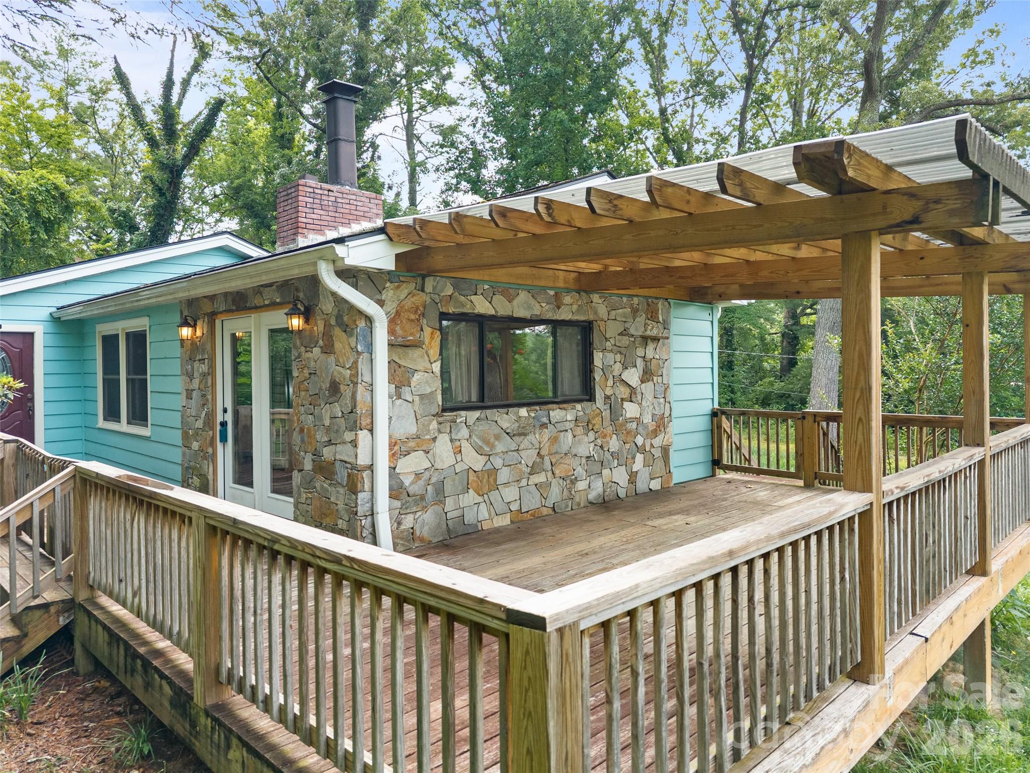 1705 Willow Road Hendersonville, NC 28739 - Photo 3 of 30
