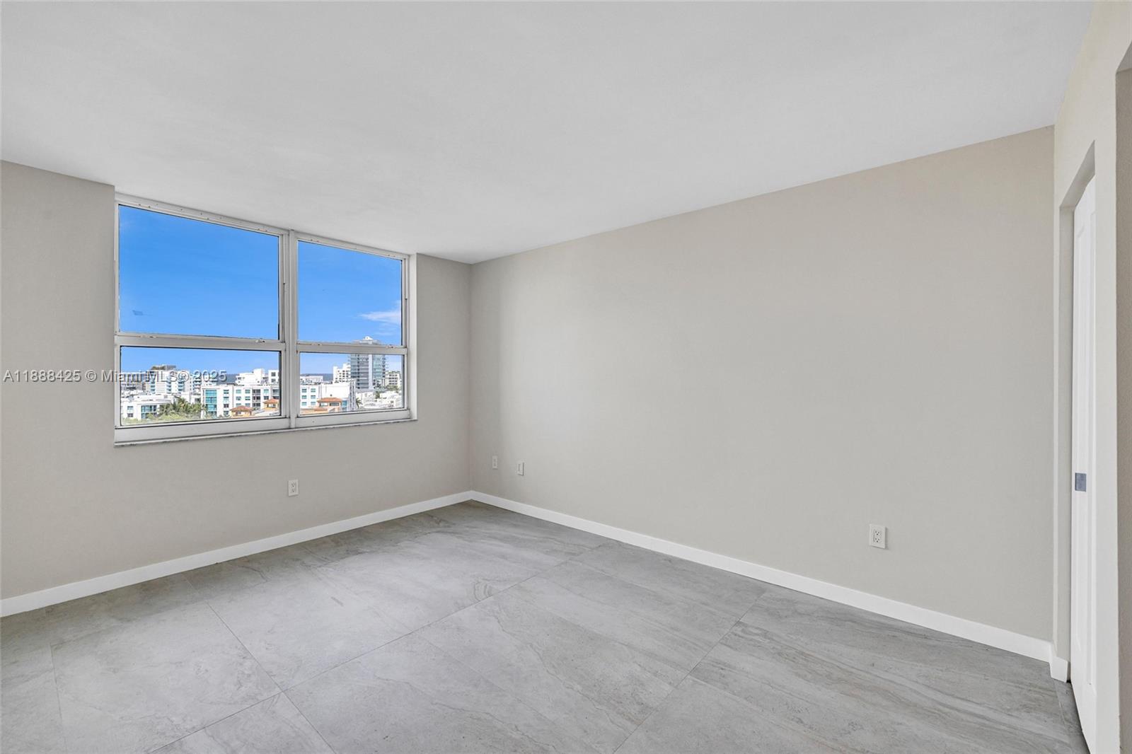 90 Alton Road, Unit 1103 Miami Beach, FL 33139 - Photo 13 of 51