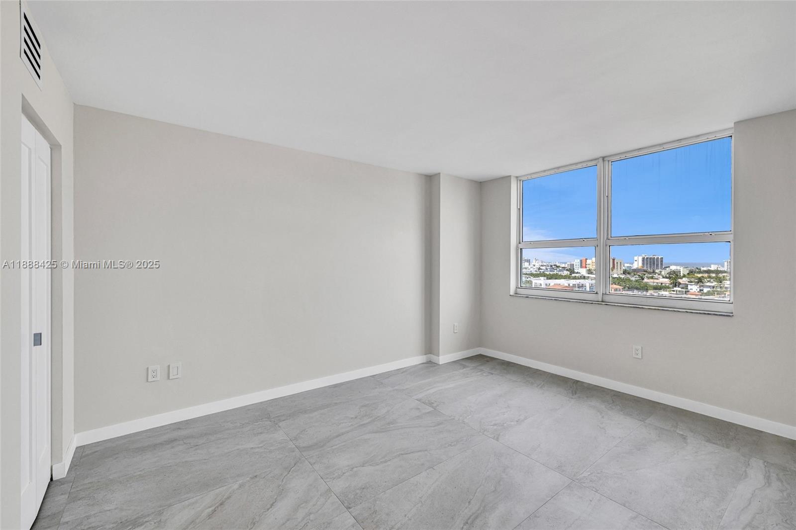 90 Alton Road, Unit 1103 Miami Beach, FL 33139 - Photo 22 of 51