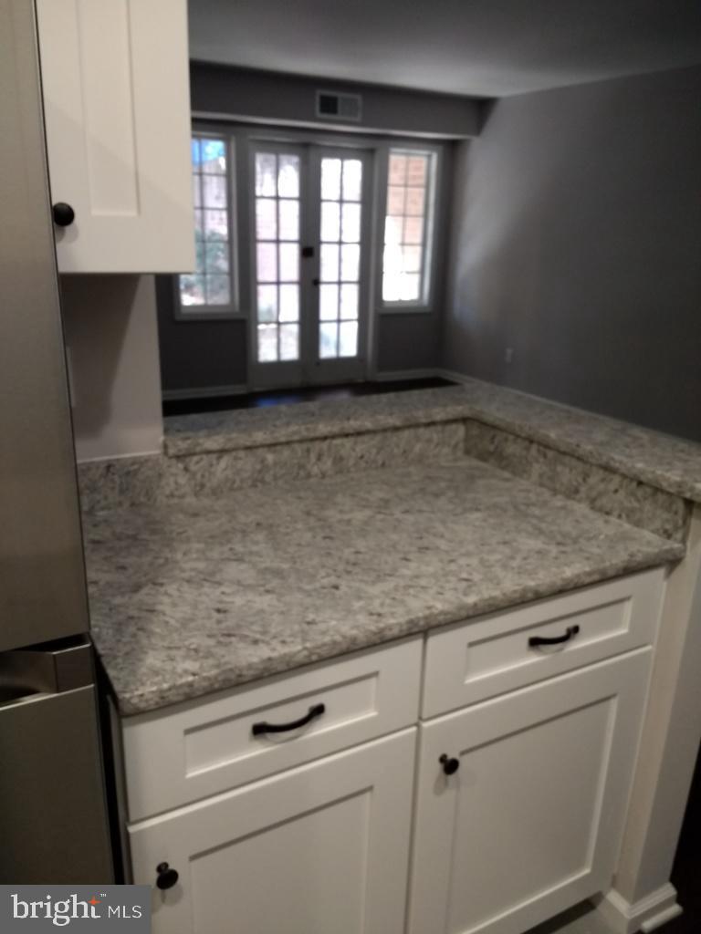 8110 Colony Point Road, Unit 222 Springfield, VA 22152 - Photo 10 of 23 Granite in Kitchen